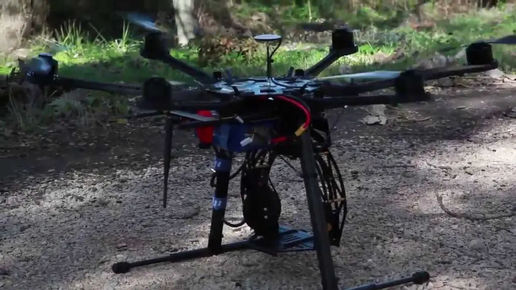 drone-models-974-Test-DJI-S800-nacelle-AV200-CANON-5D-Mark